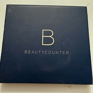 Beautycounter romantic eyeshadow palette 🚨RARE find🚨 💎Barely used 💎.